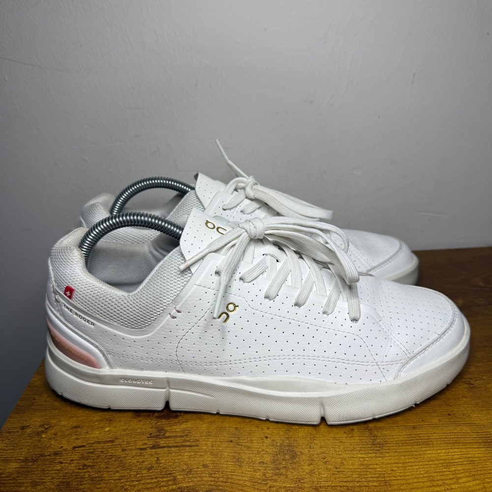 On The Roger Advantage Tennis Shoes Womens Size 10 White Rose 3WD30241188